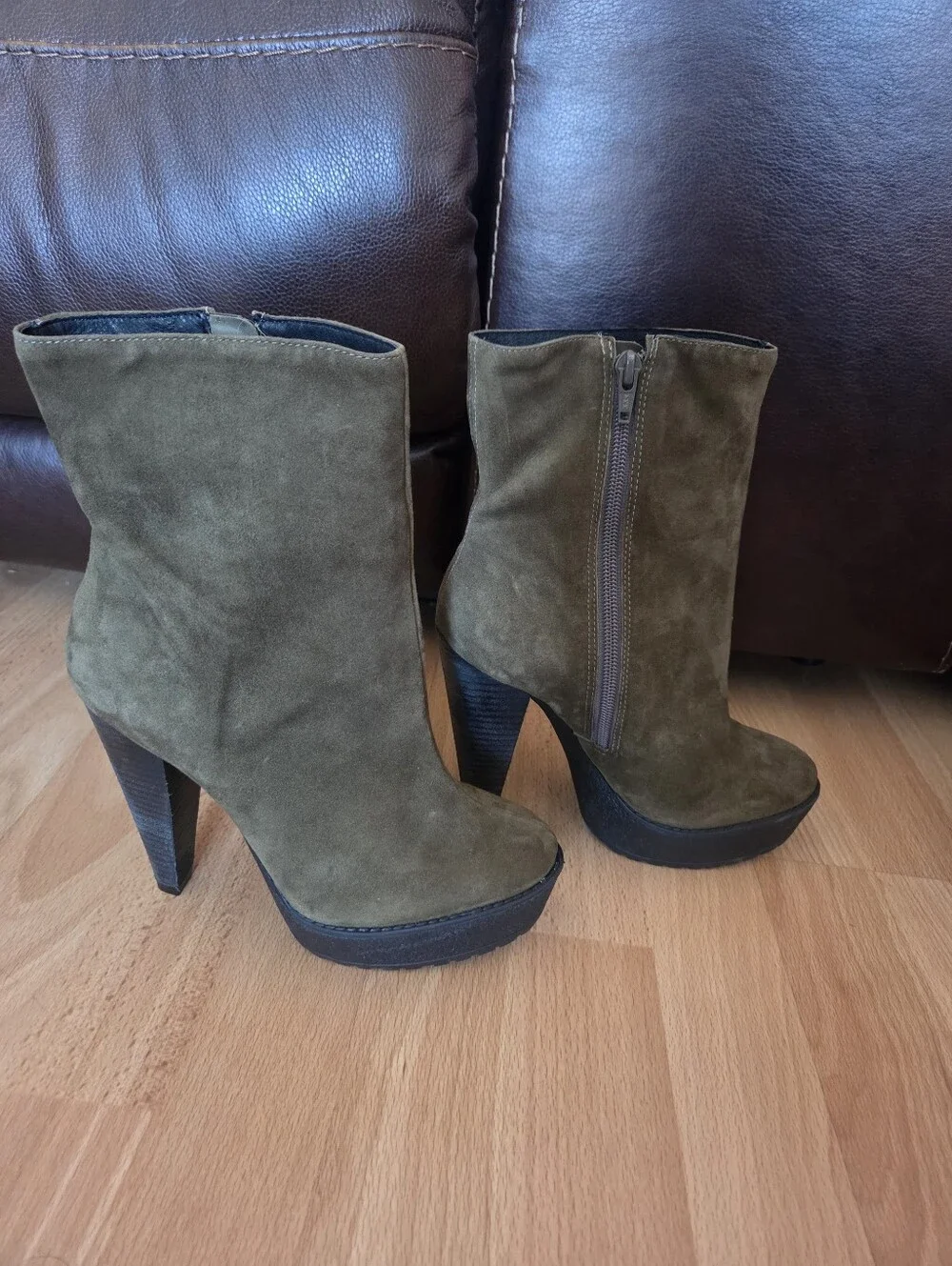 Pour La Victoire Olive Suede Platform Ankle Boots Size 6 Whimsigoth Boho Fall